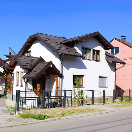 Svila Apartmani Bihać Esterno foto