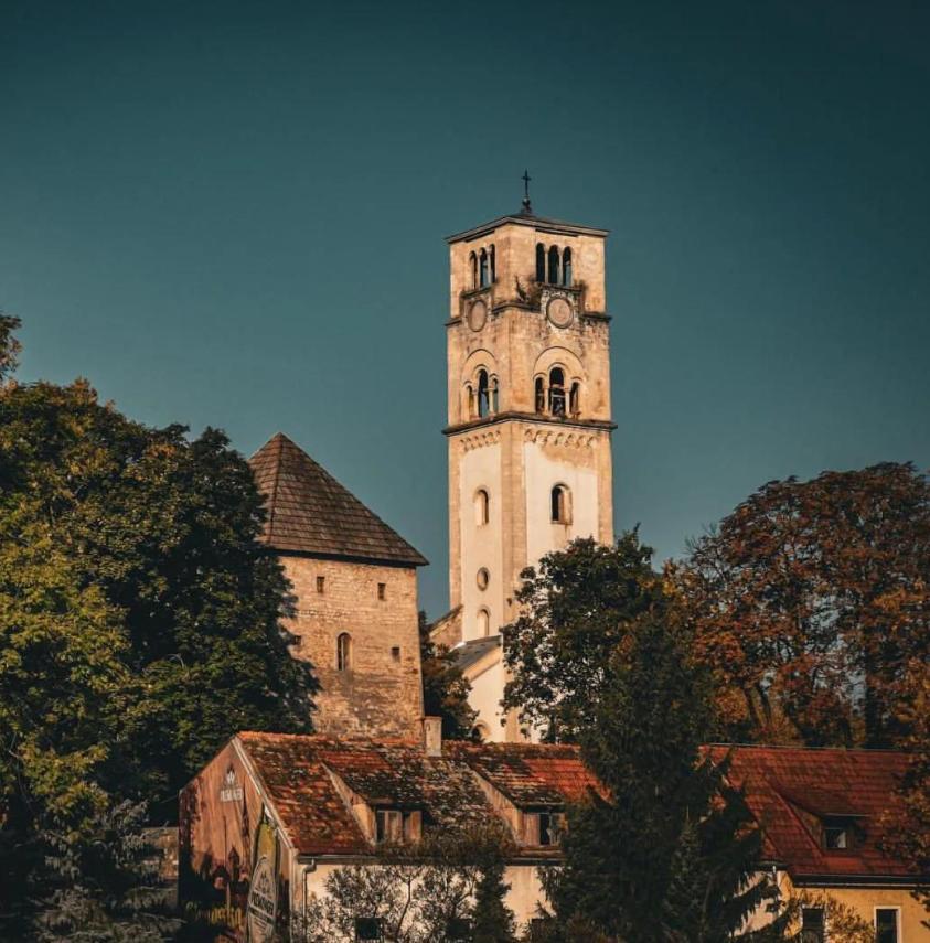 Svila Apartmani Bihać Esterno foto