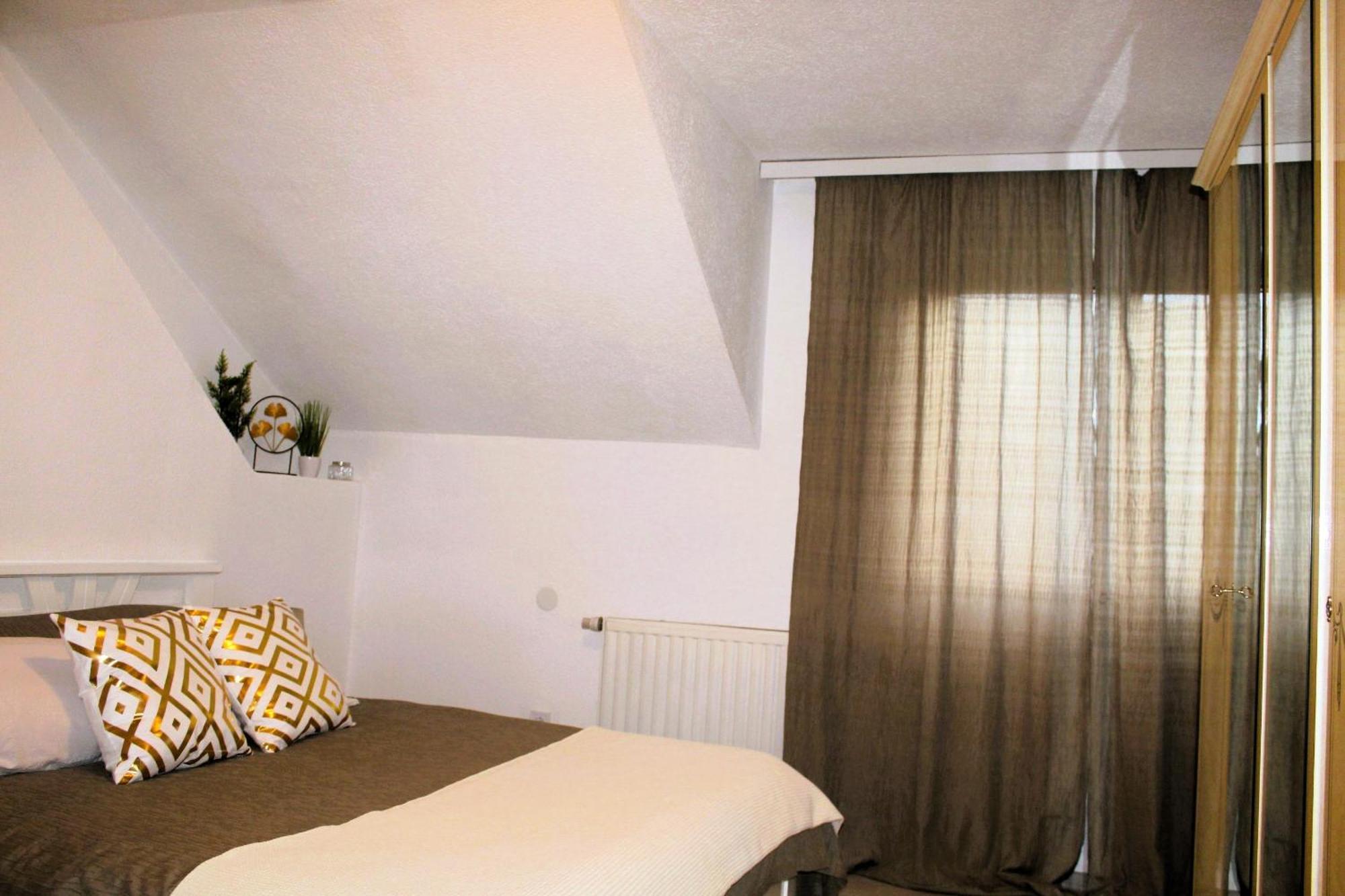 Svila Apartmani Bihać Esterno foto
